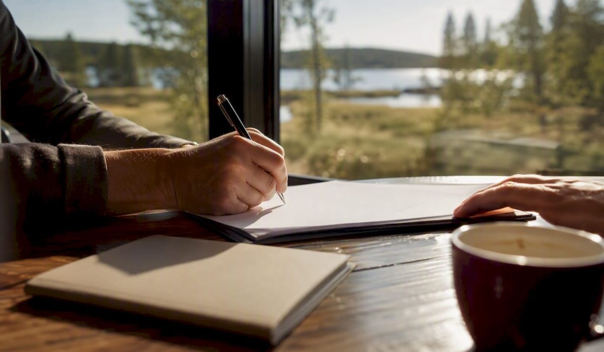 Ondertekening van het financieringscontract voor een bedrijfspand