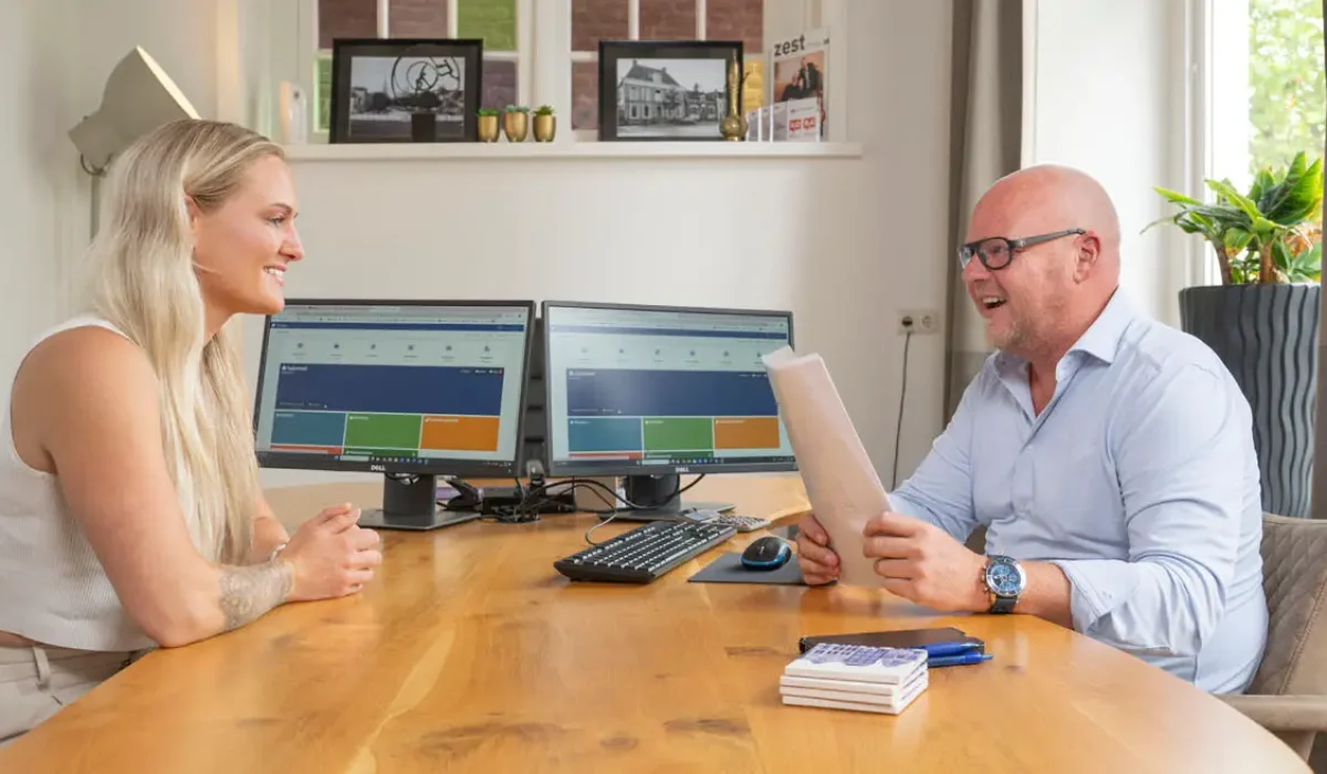 Hypotheekadviseur in Leeuwarden helpt stel met oversluiten van hypotheek